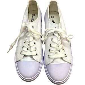 NWOT Bcg 9.5 Canvas Lace-Up Women's Shoes White New No Tags 9 1/2